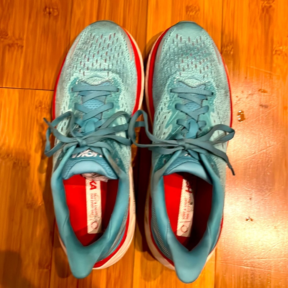 Like New! Hoka Clifton 8!